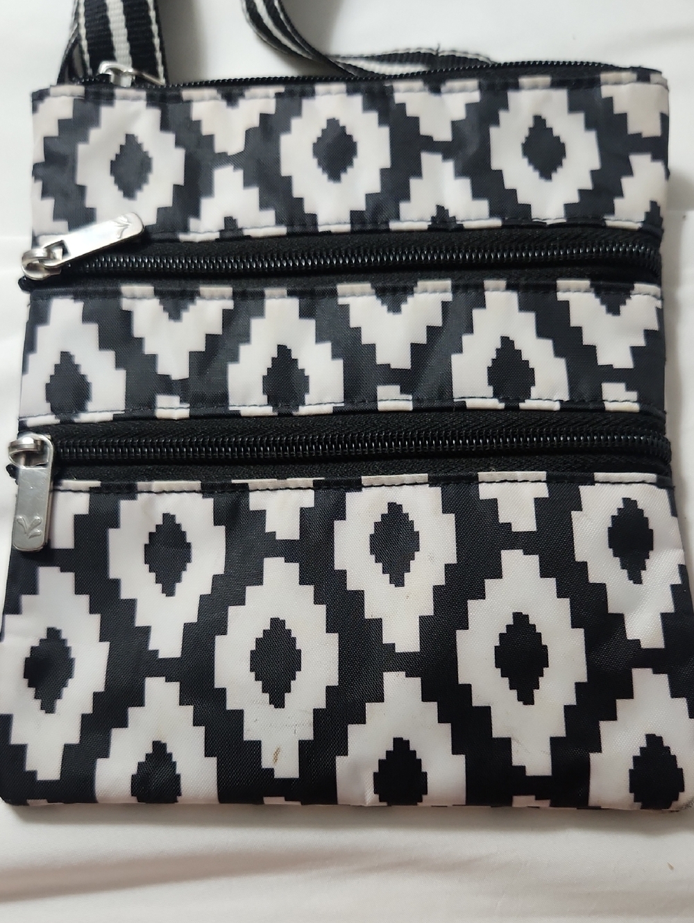 All For Color Geometric Crossbody Bag - Picture 2 of 7